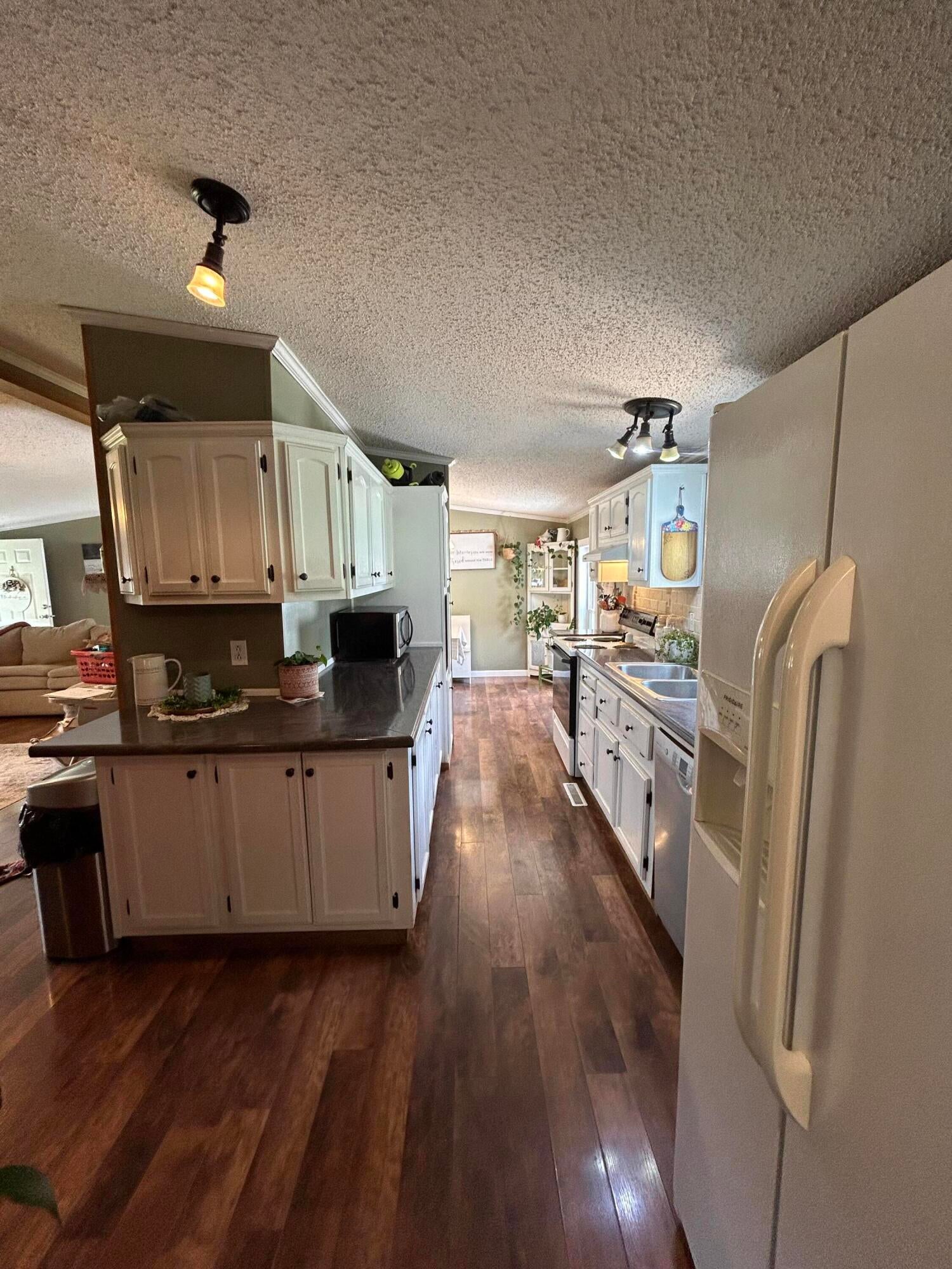 1836 Adair Road Peterstown, WV 24963 - Photo 5 of 138 Gallery Image 5