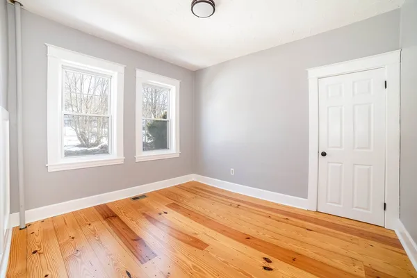 $2,300 | 5 Maple Avenue, Unit 1, North Oxford, MA 01537