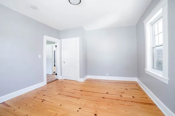 $2,300 | 5 Maple Avenue, Unit 1, North Oxford, MA 01537