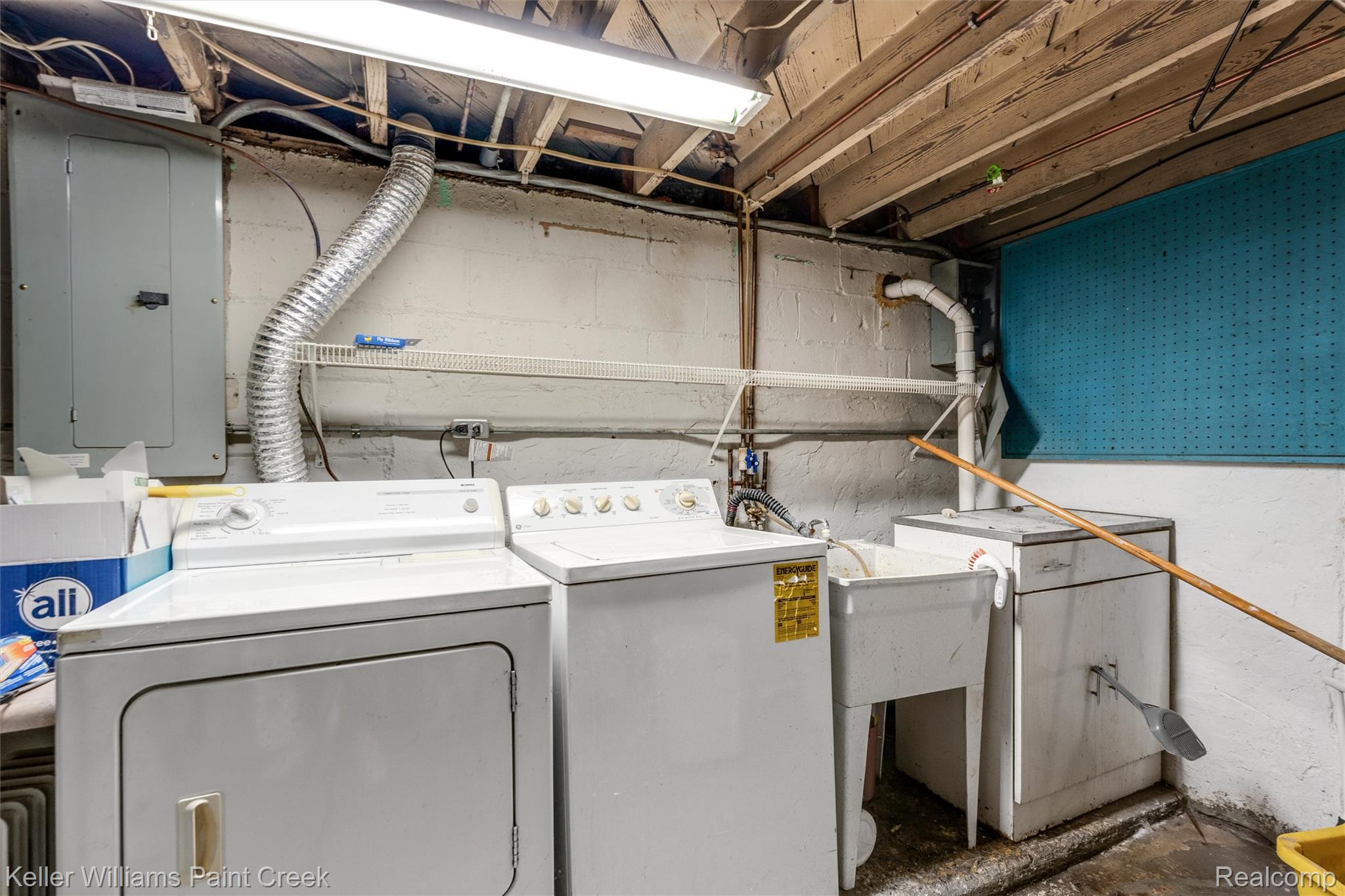 328 Ferndale Avenue Rochester, MI 48307 - Photo 35 of 54 Additional content