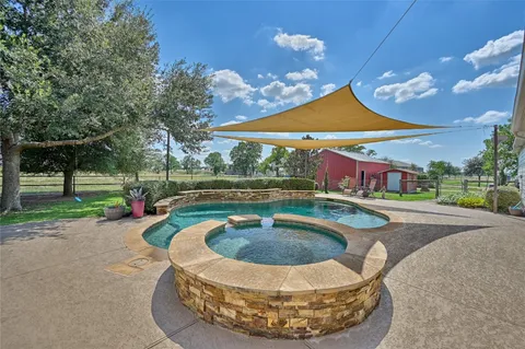 $1,100,000 | 11256 Hahn Road, Sealy, TX 77474