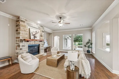 $1,100,000 | 11256 Hahn Road, Sealy, TX 77474