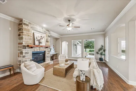 $1,100,000 | 11256 Hahn Road, Sealy, TX 77474