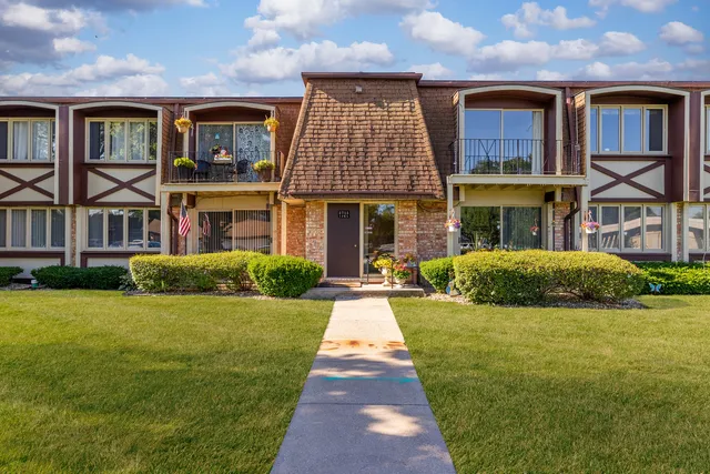 $159,000 | 5715 Park Place, Unit K1, Crestwood, IL 60418