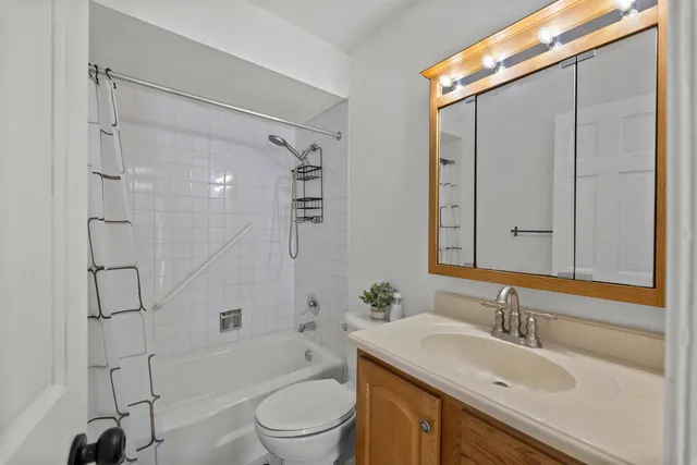 $159,000 | 5715 Park Place, Unit K1, Crestwood, IL 60418