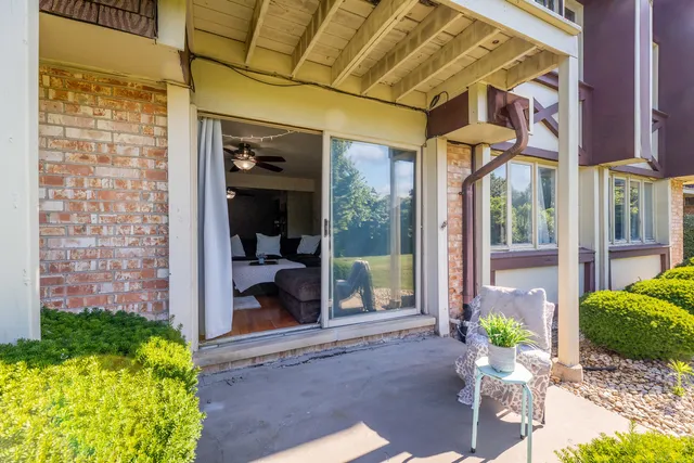 $159,000 | 5715 Park Place, Unit K1, Crestwood, IL 60418