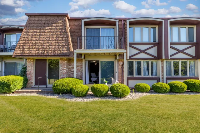$159,000 | 5715 Park Place, Unit K1, Crestwood, IL 60418
