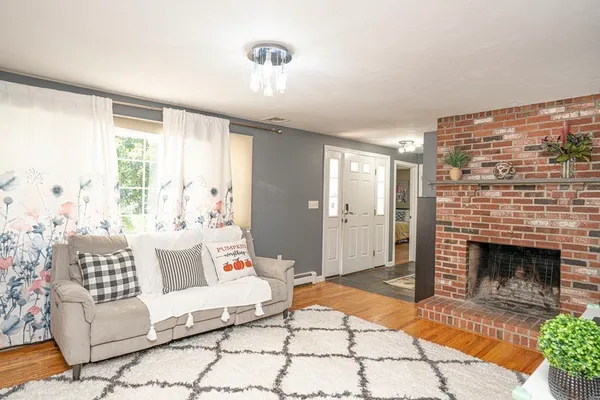 $3,700 | 2 Toni Lane, Franklin, MA 02038