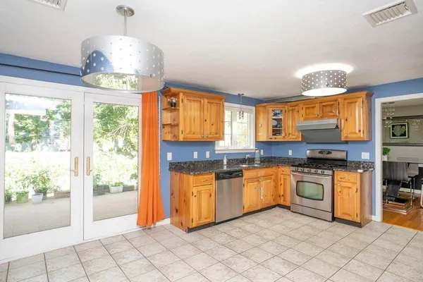 $3,700 | 2 Toni Lane, Franklin, MA 02038