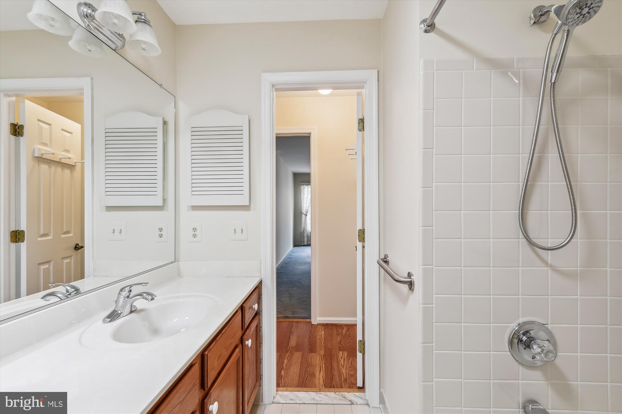 778 Eastern Point Road Annapolis, MD 21401 - Photo 25 of 52 2nd Full Bathroom has New Paint