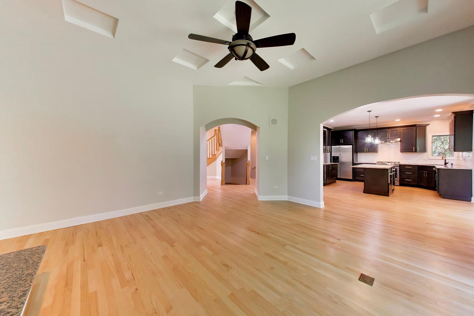 1111 Compass Court Naperville, IL 60540 - Photo 8 of 48