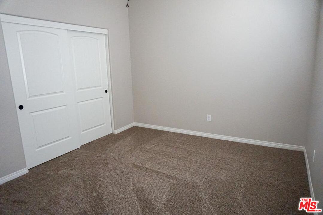 10993 Mohawk Road Apple Valley, CA 92308 - Photo 12 of 20