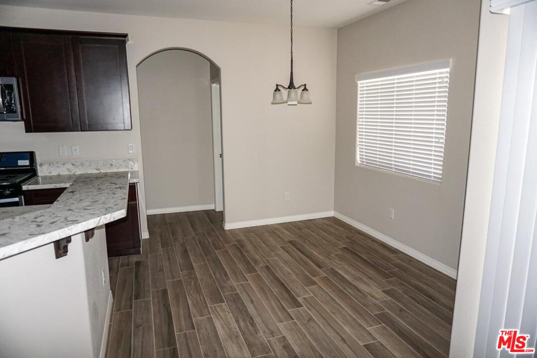 10993 Mohawk Road Apple Valley, CA 92308 - Photo 8 of 20