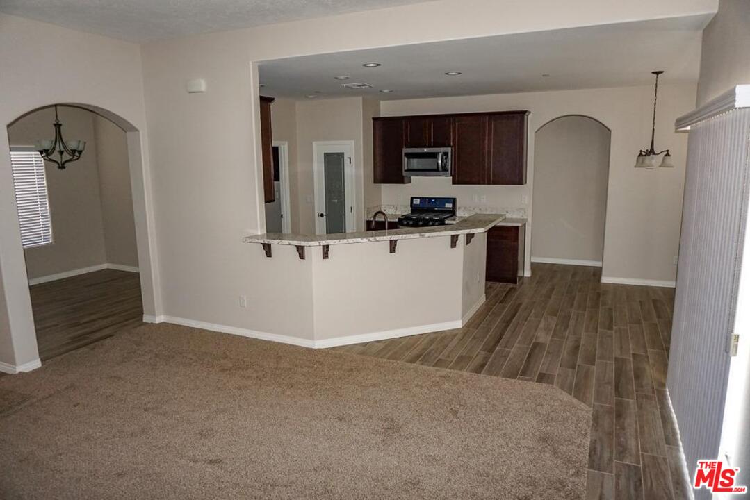 10993 Mohawk Road Apple Valley, CA 92308 - Photo 9 of 20