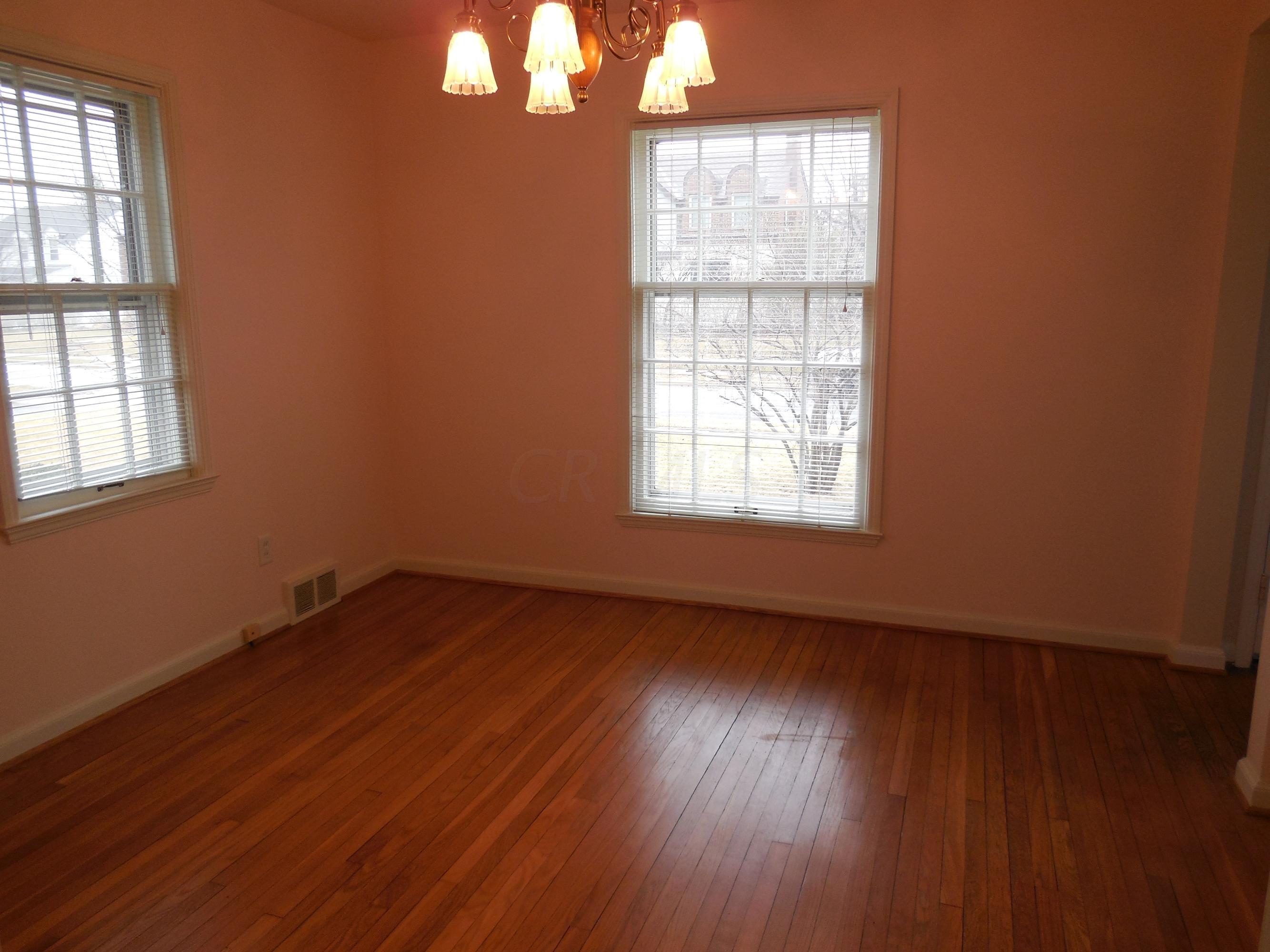 887 South Remington Road Columbus, OH 43209 - Photo 4 of 9