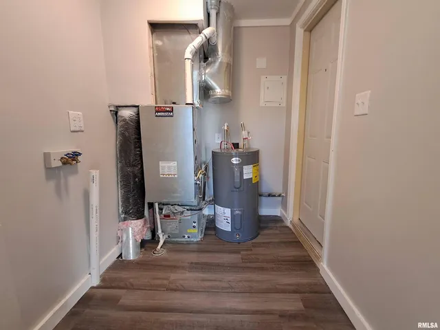 $170,000 | 108 Hillman Street, Washington, IL 61571