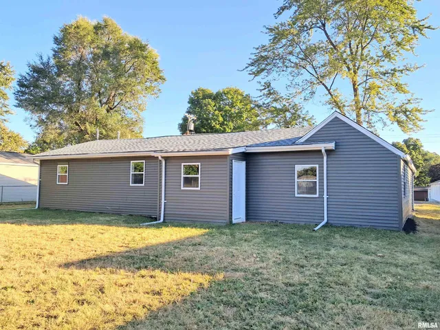 $170,000 | 108 Hillman Street, Washington, IL 61571