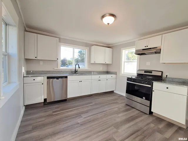 $170,000 | 108 Hillman Street, Washington, IL 61571