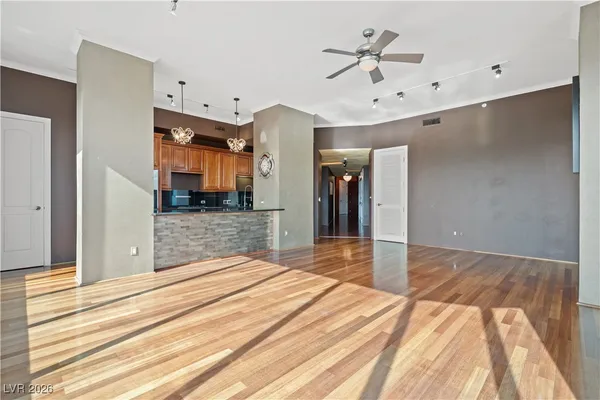 $4,250 | 360 East Desert Inn Road, Unit 403, Las Vegas, NV 89109