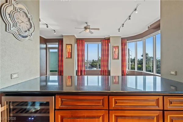 $4,250 | 360 East Desert Inn Road, Unit 403, Las Vegas, NV 89109