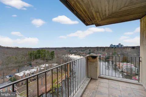 $325,000 | 11400 Washington Plaza West, Unit 1303, Reston, VA 20190