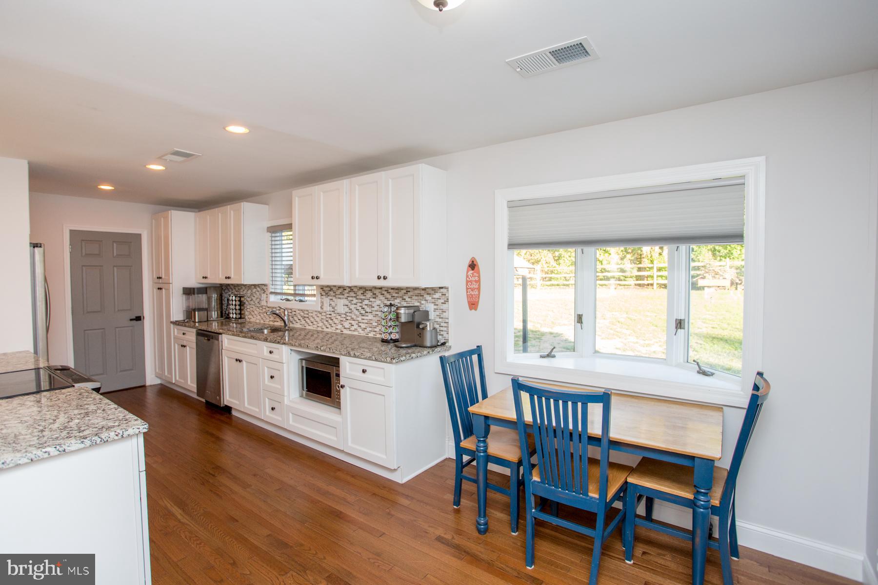 271 Parry Road Warminster, PA 18974 - Photo 11 of 32 Dining Area looking into Kitchen