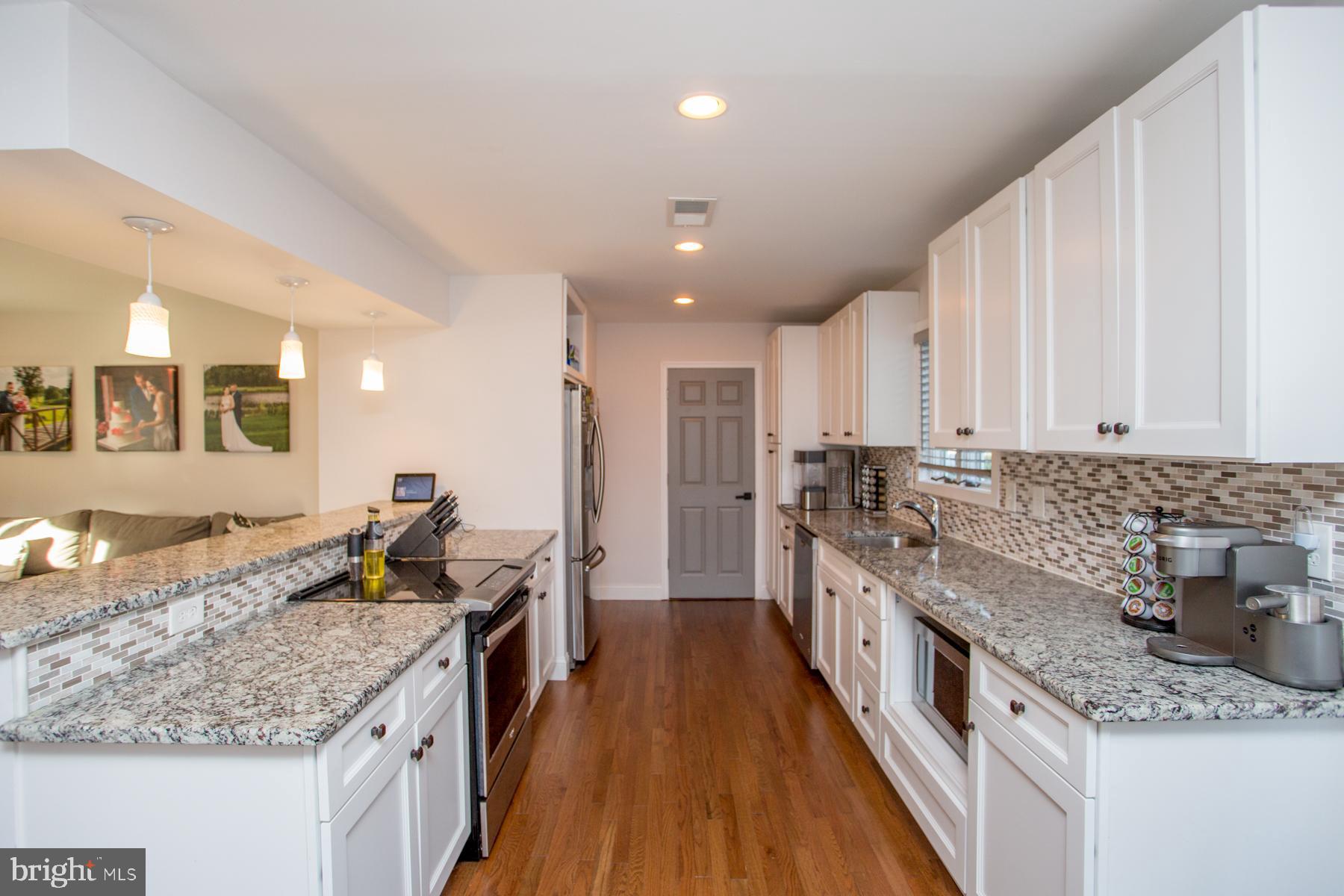 271 Parry Road Warminster, PA 18974 - Photo 12 of 32 Kitchen