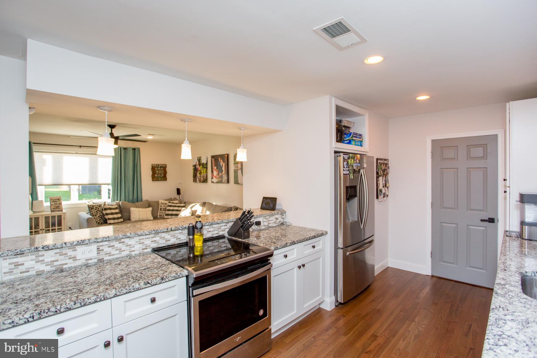 271 Parry Road Warminster, PA 18974 - Photo 18 of 32 Kitchen