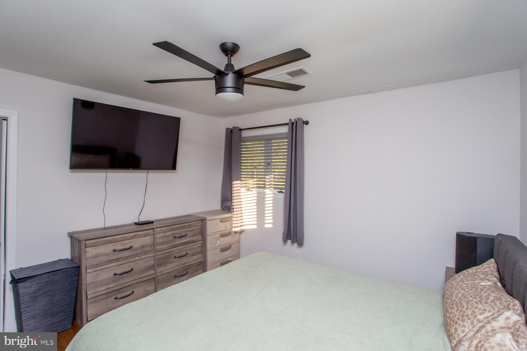 271 Parry Road Warminster, PA 18974 - Photo 20 of 32 Primary Bedroom