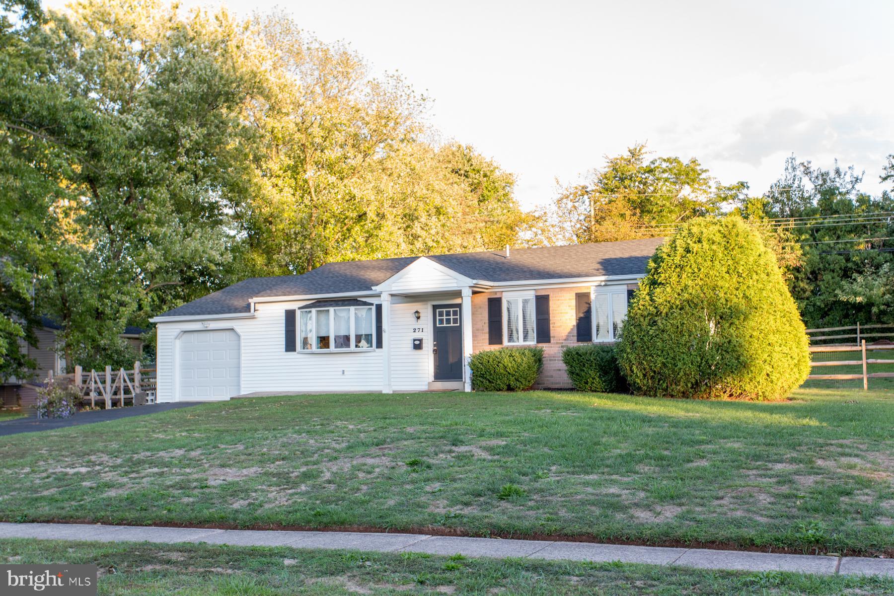 271 Parry Road Warminster, PA 18974 - Photo 2 of 32 Front