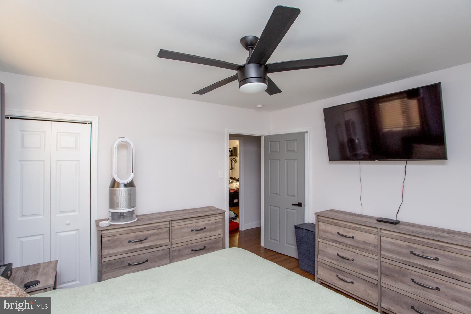 271 Parry Road Warminster, PA 18974 - Photo 21 of 32 Prinary Bedroom