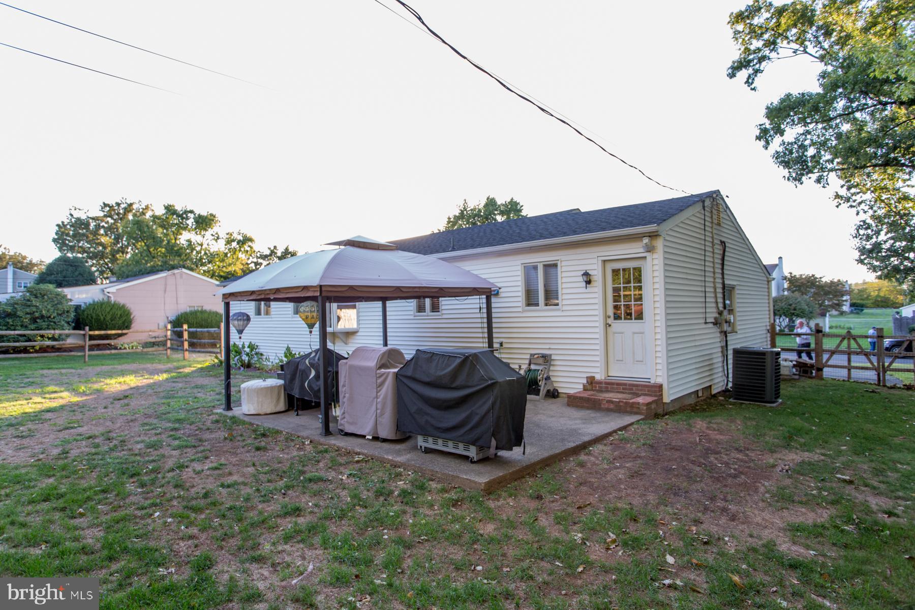 271 Parry Road Warminster, PA 18974 - Photo 29 of 32 Back Yard View