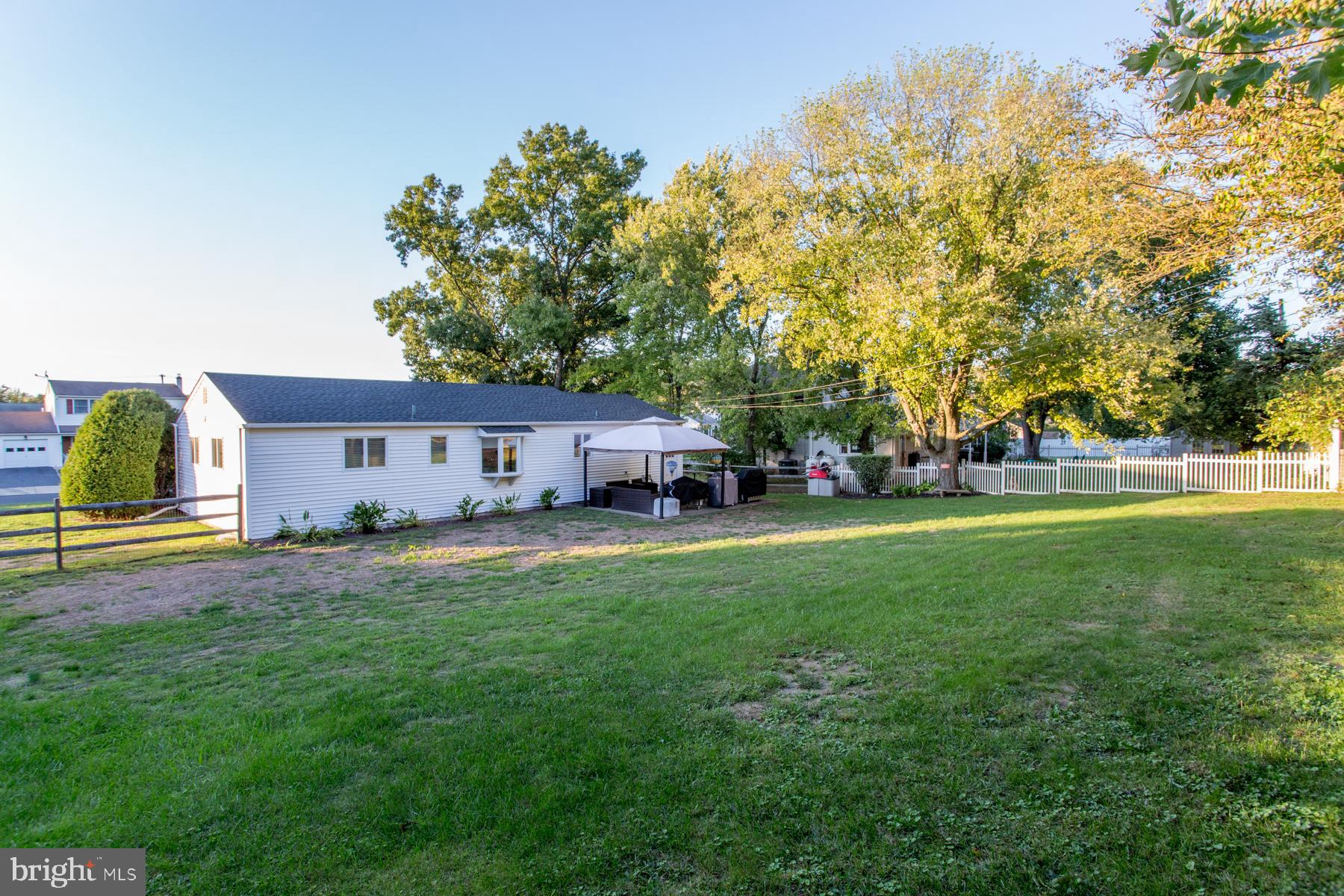 271 Parry Road Warminster, PA 18974 - Photo 30 of 32 Back Yard View