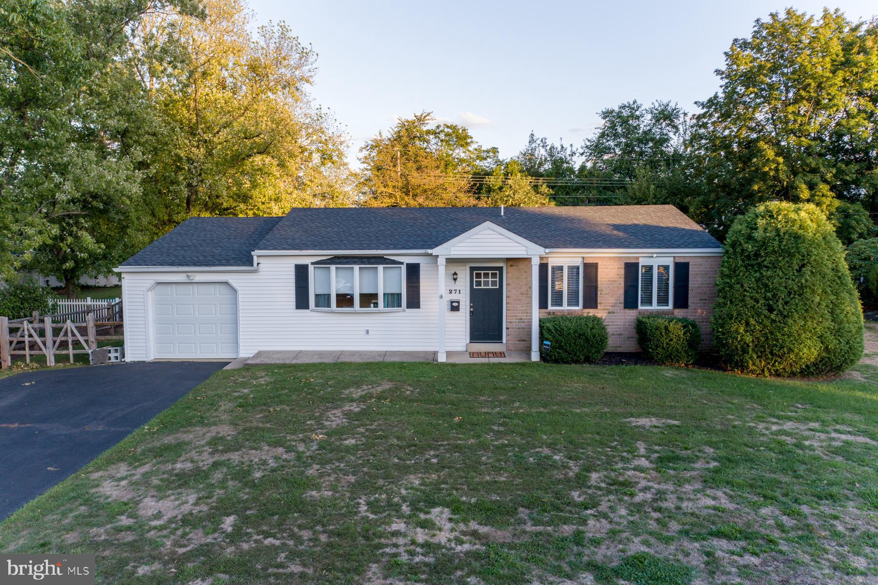 271 Parry Road Warminster, PA 18974 - Photo 3 of 32 Front