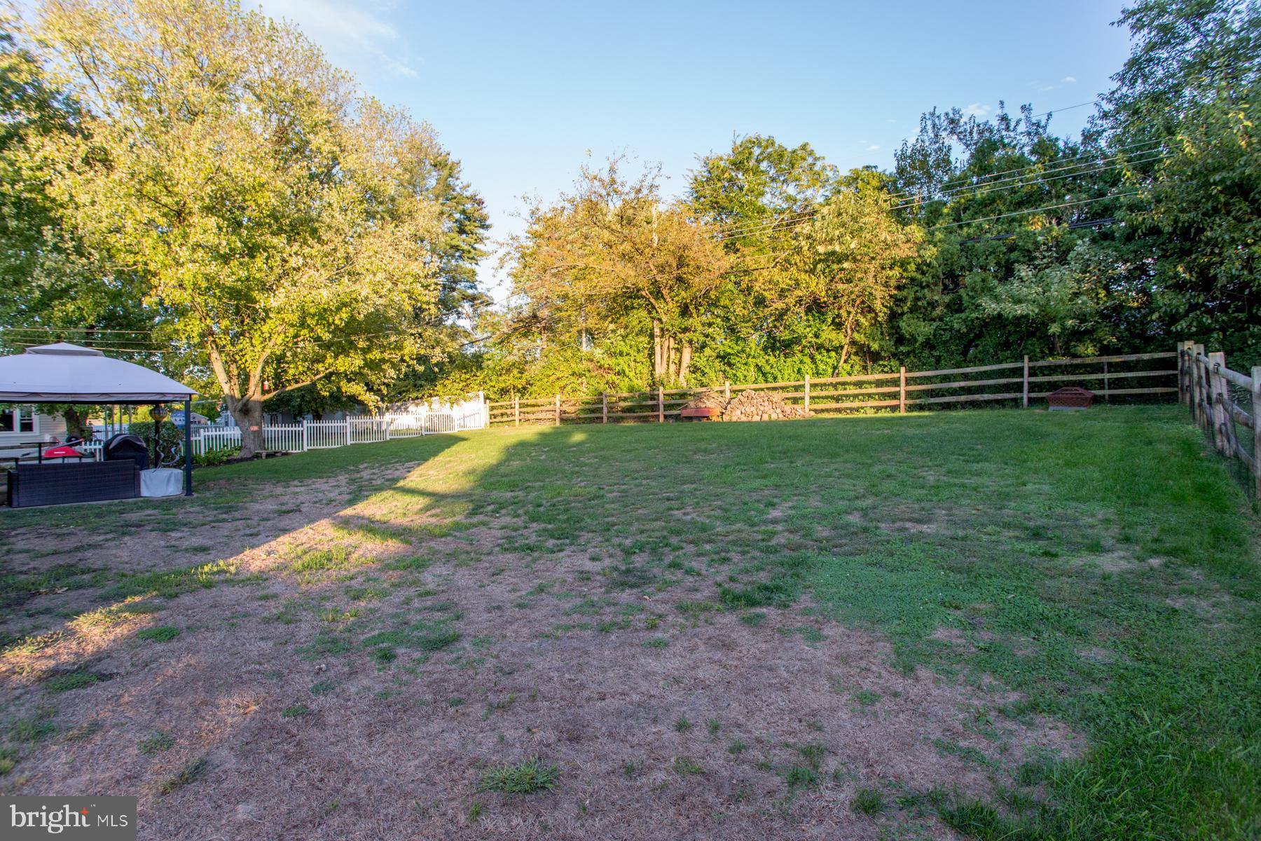 271 Parry Road Warminster, PA 18974 - Photo 31 of 32 Back Yard