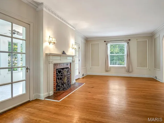 $369,000 | 919 East Monroe Street, Belleville, IL 62220