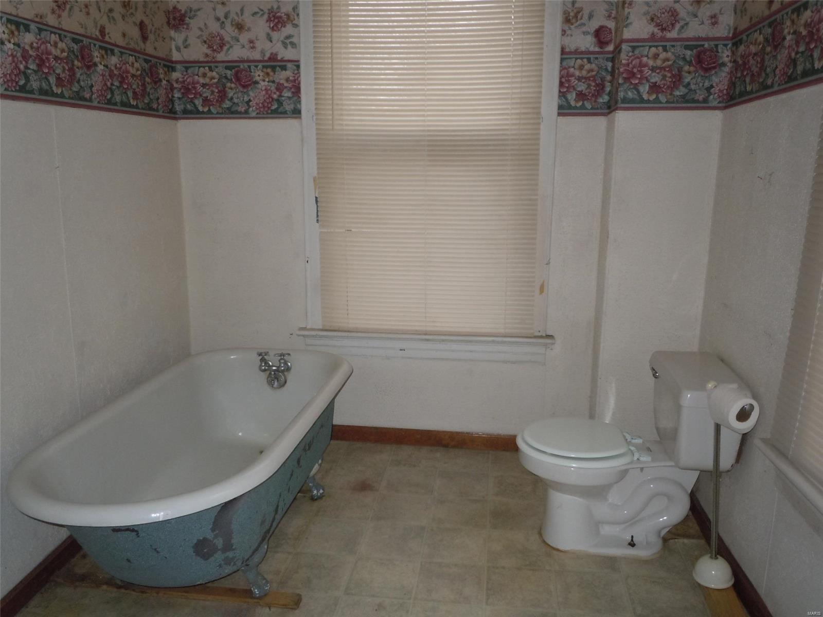 1001 Troy Road Edwardsville, IL 62025 - Photo 4 of 20 Gallery Image 4