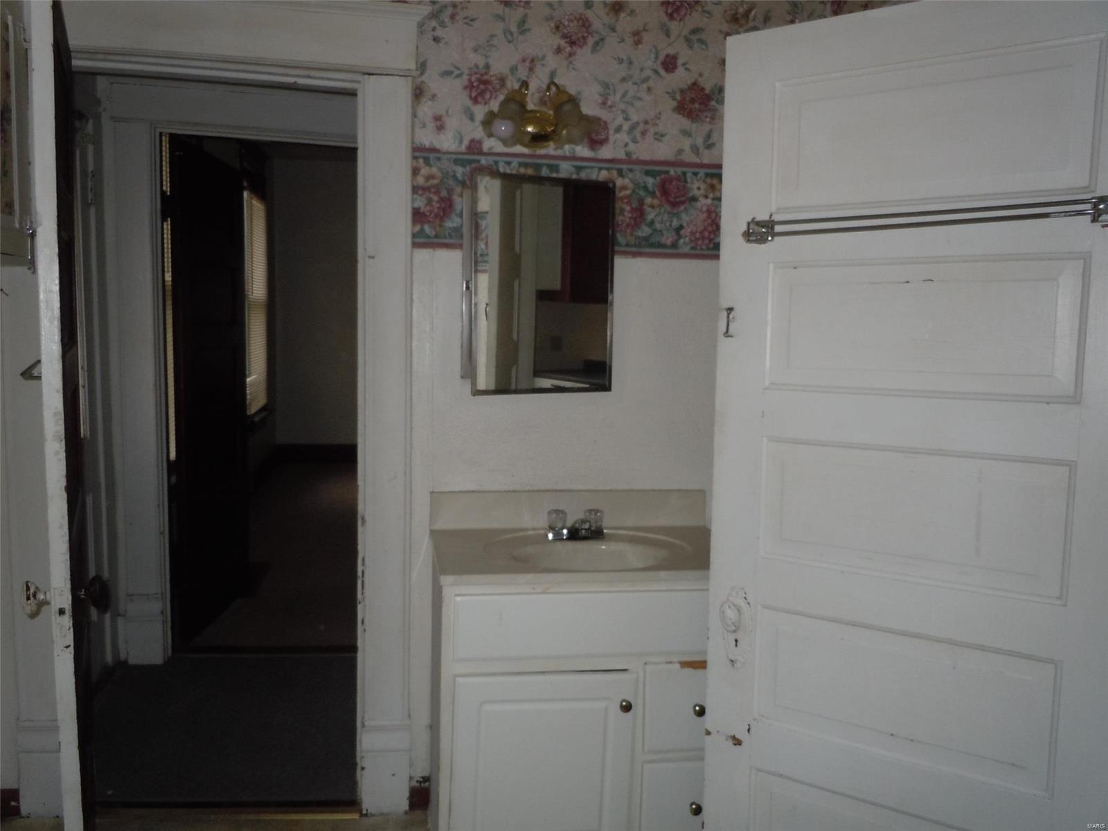 1001 Troy Road Edwardsville, IL 62025 - Photo 5 of 20 Gallery Image 5
