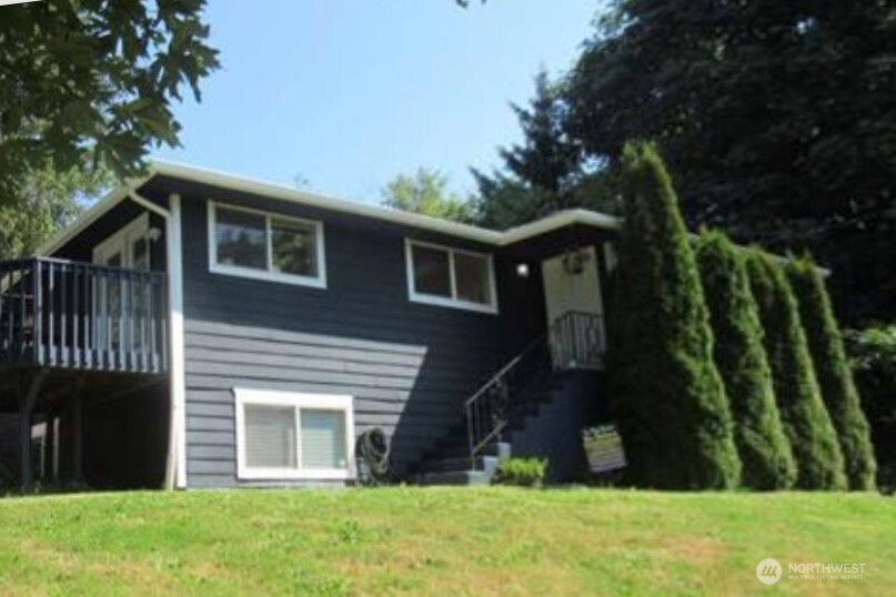 12840 Renton Avenue South Seattle, WA 98178 - Photo 2 of 18