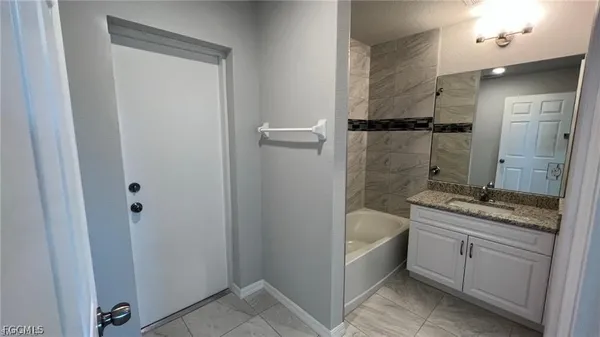 $2,600 | 4334 Southwest 9th Place, Cape Coral, FL 33914