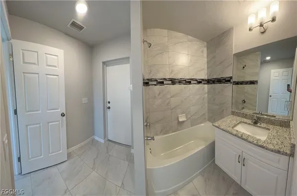 $2,600 | 4334 Southwest 9th Place, Cape Coral, FL 33914