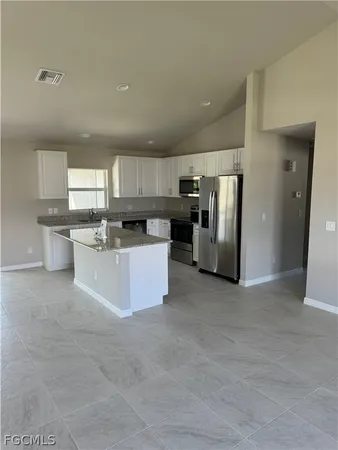 $2,600 | 4334 Southwest 9th Place, Cape Coral, FL 33914