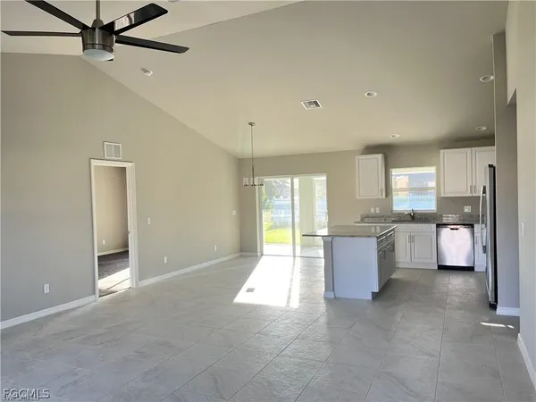 $2,600 | 4334 Southwest 9th Place, Cape Coral, FL 33914