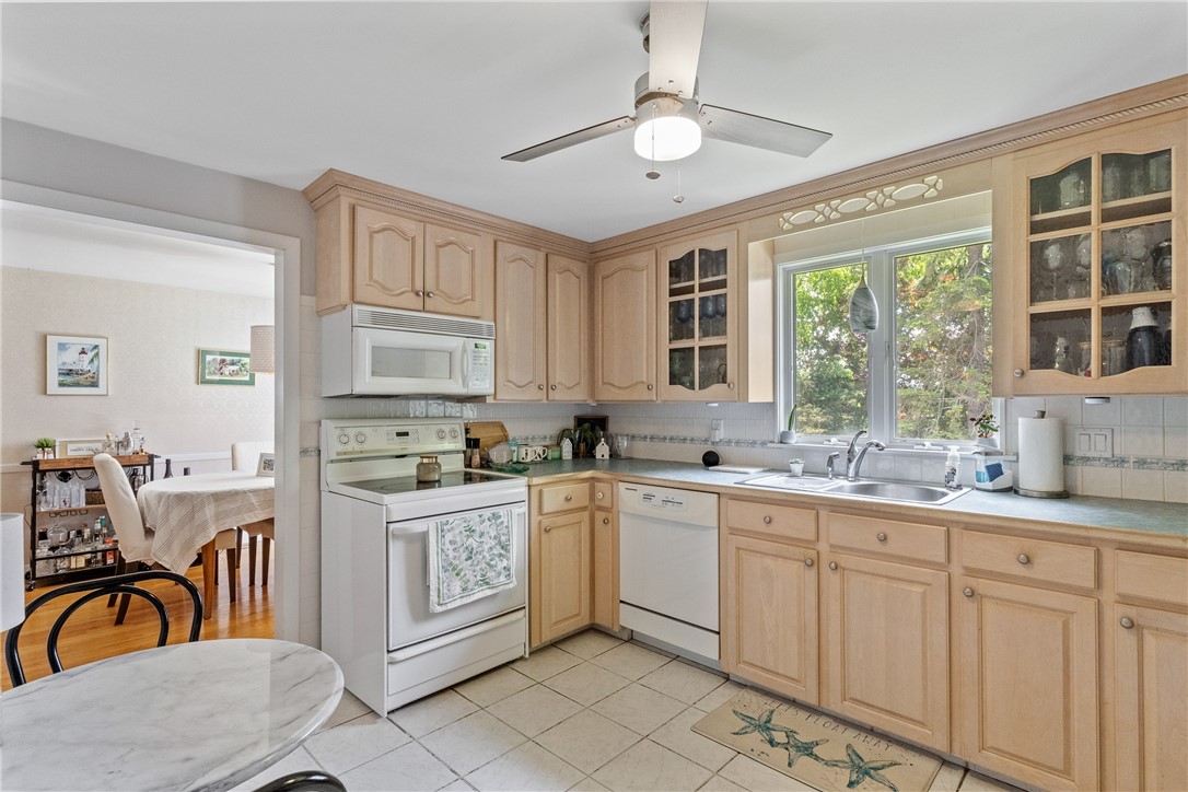 20 Scarborough Road Cumberland, RI 02864 - Photo 10 of 27