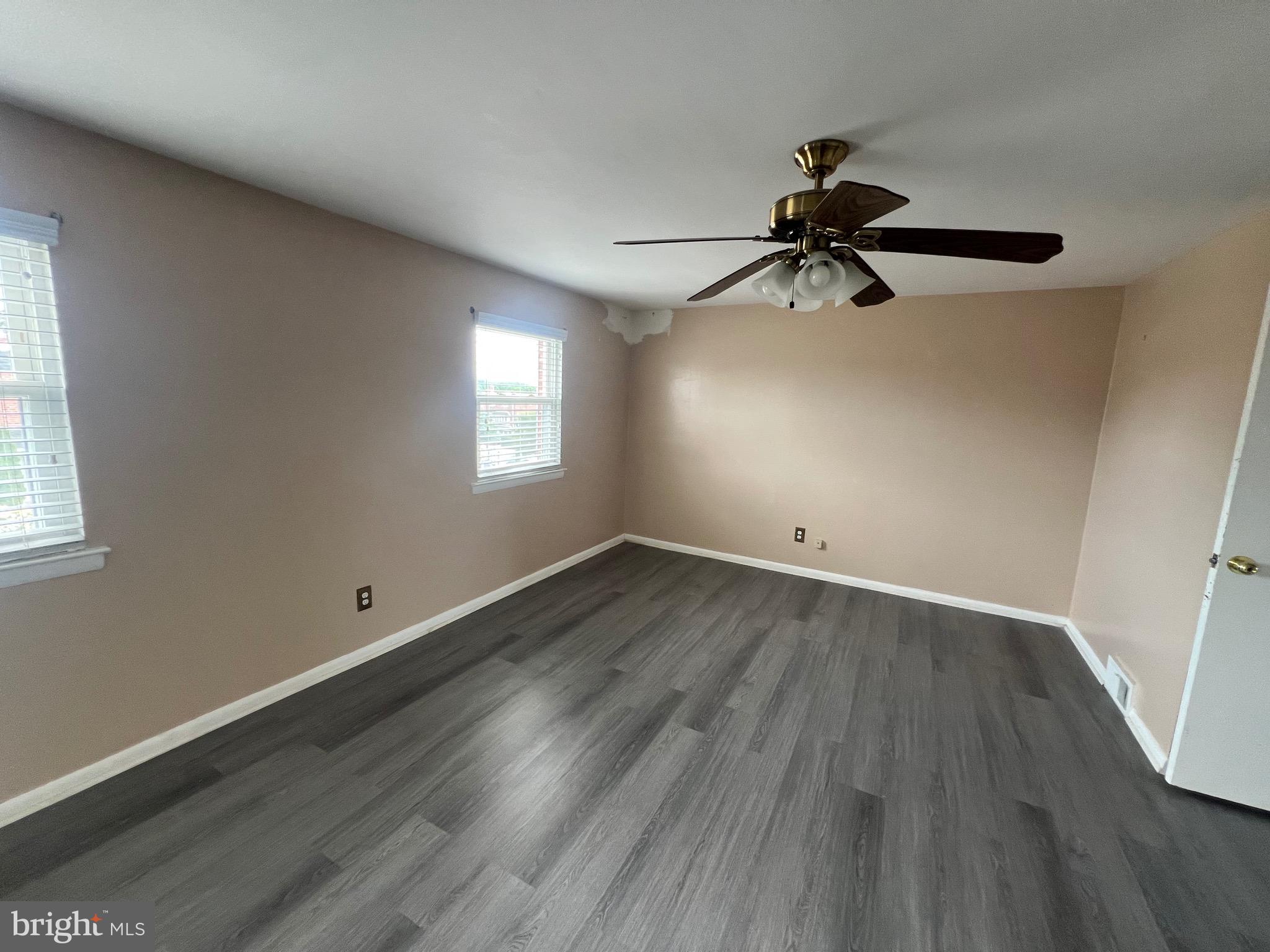 12610 Richton Road Philadelphia, PA 19154 - Photo 3 of 22
