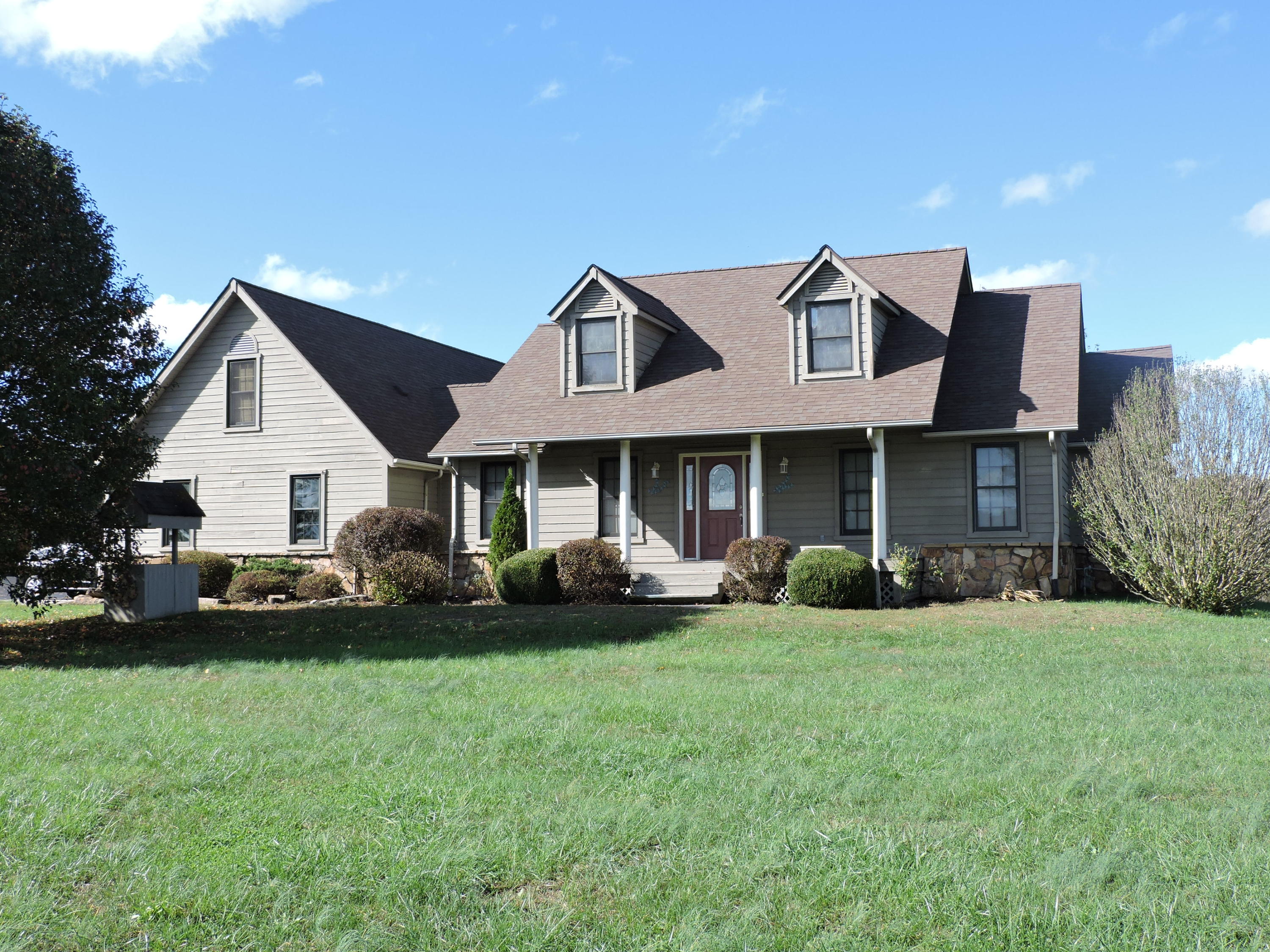 746 Rhea Road Crossville, TN 38555 - Photo 1 of 39 Front