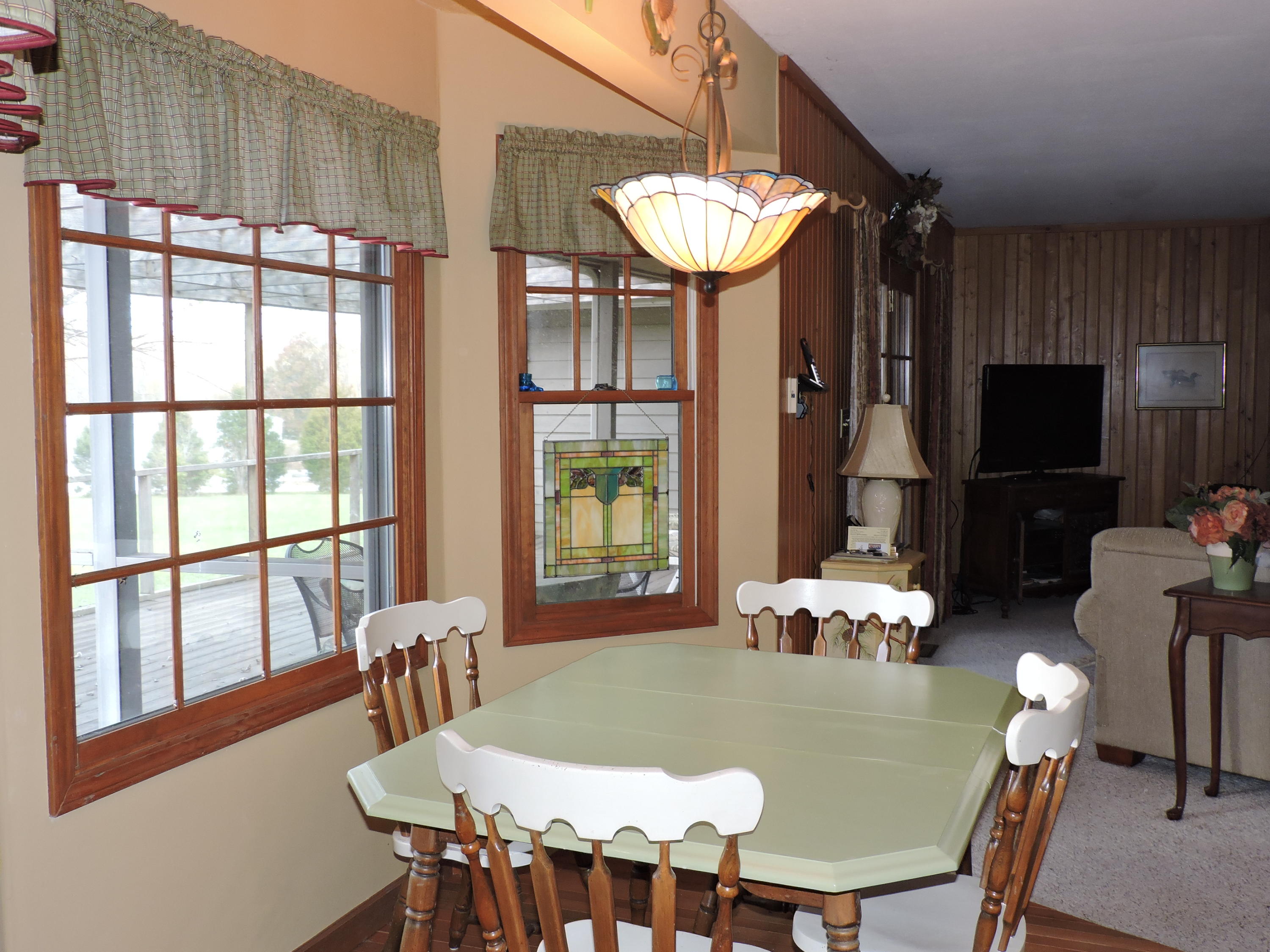 746 Rhea Road Crossville, TN 38555 - Photo 15 of 39 Breakfast Area