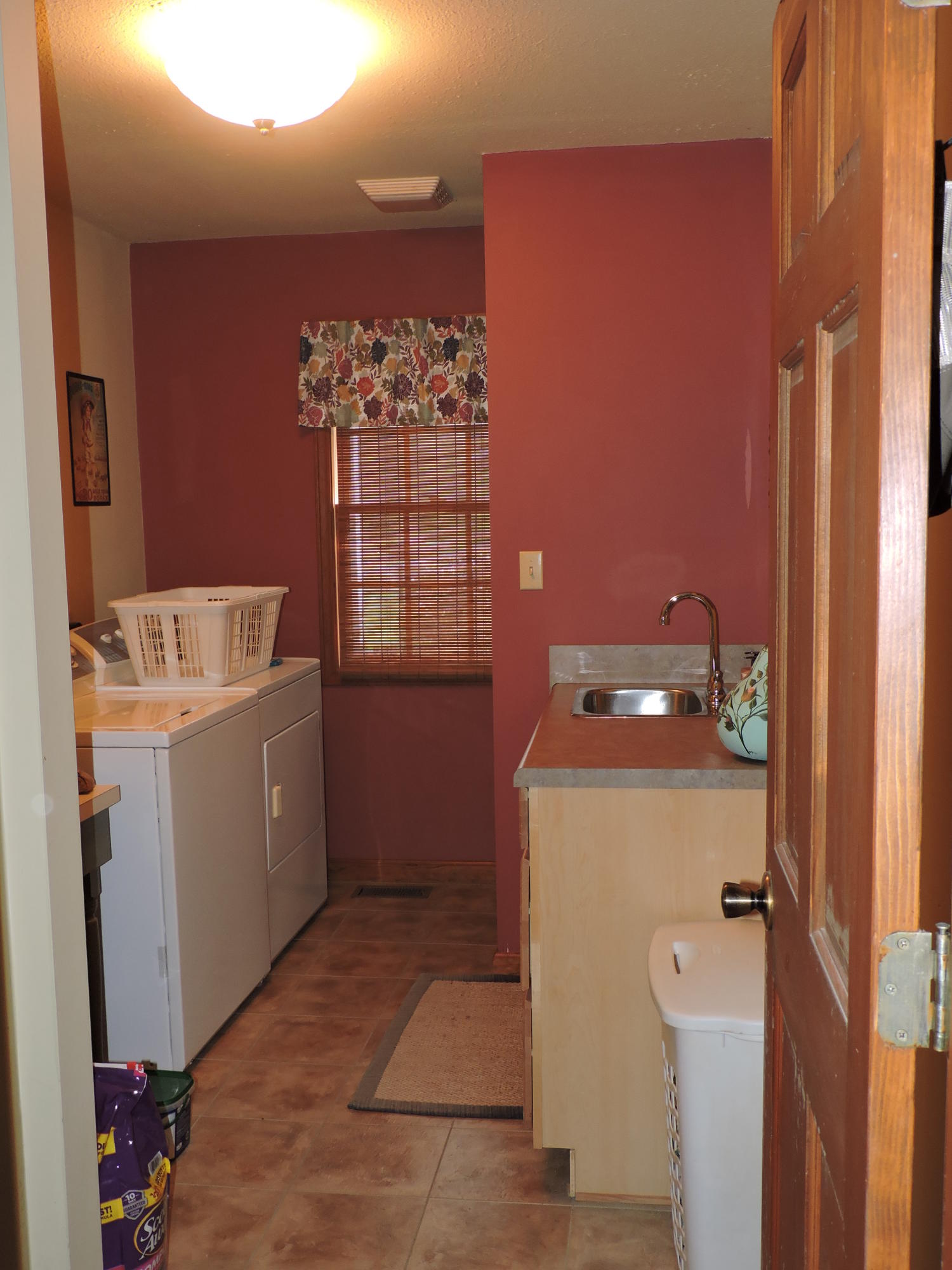 746 Rhea Road Crossville, TN 38555 - Photo 22 of 39 Laundry Room