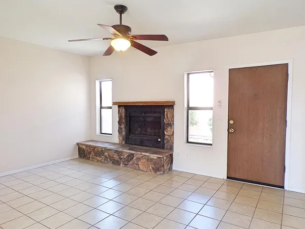 $1,175 | 4135 Calle Barona, Unit C, Sierra Vista, AZ 85635