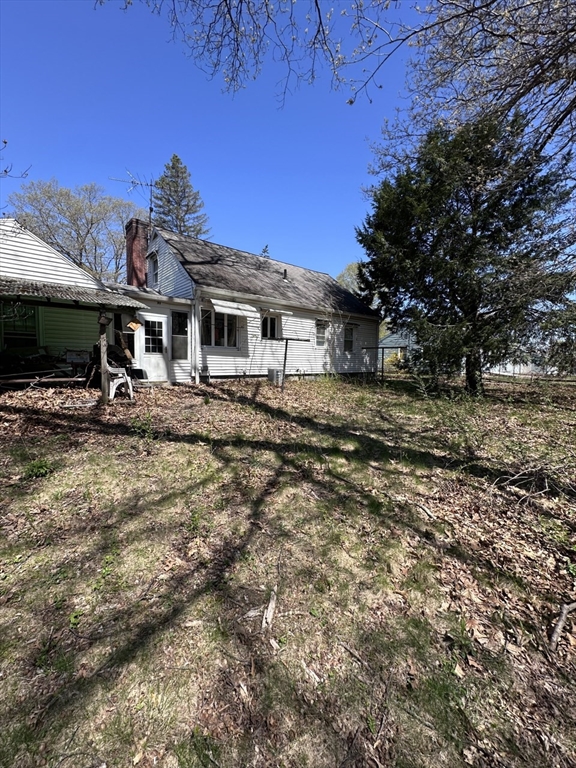 514 Dewey Street West Springfield, MA 01089 - Photo 11 of 13 a front view of a house with a yard